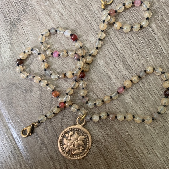 Fera Via Jewelry - Handmade hand knotted quartz and agate wax seal necklace